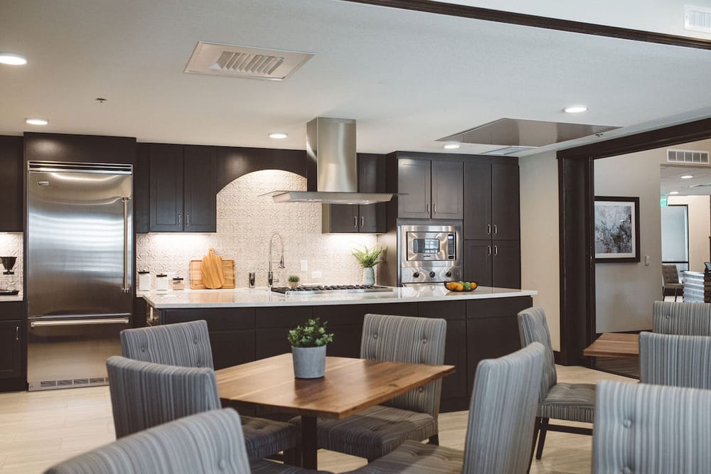 55-resort-windsor-demonstration-kitchen